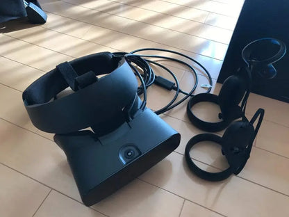 Oculus Rift S PC VR Gaming Headset with High Resolution Display and Adjustable Headband for Immersive Experience